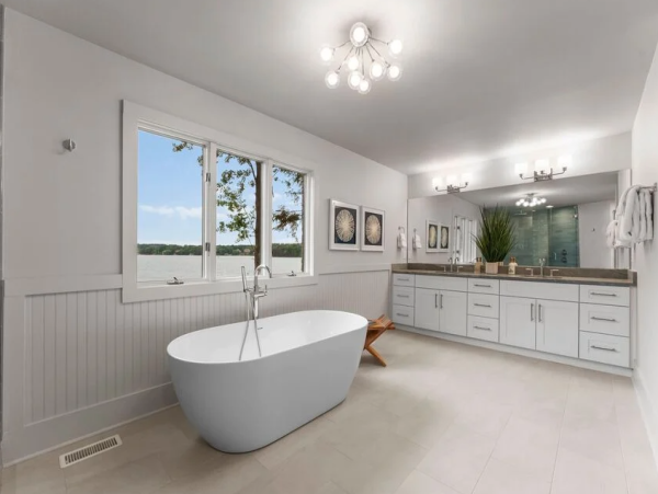 Lake Norman Retreat with 360-Degree Views - Exclusive Accomodations